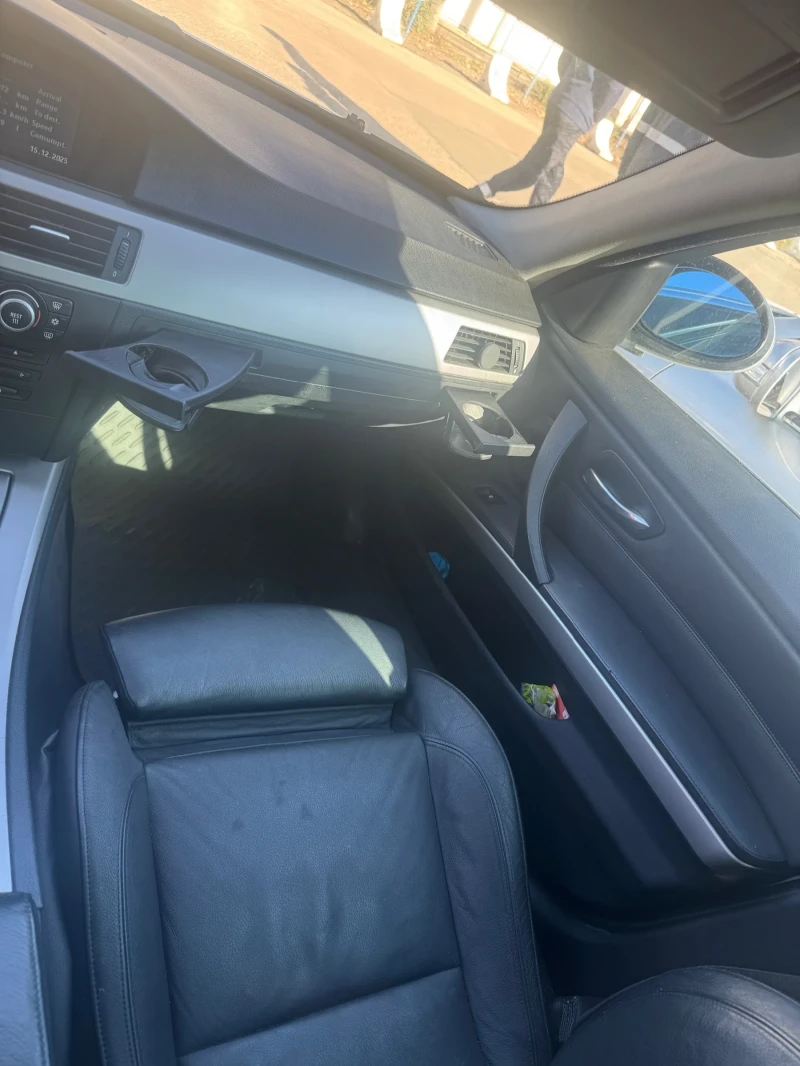 BMW 330, снимка 17 - Автомобили и джипове - 52806721