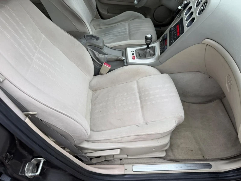 Alfa Romeo 159 1.9JTDm150ксА/С, снимка 11 - Автомобили и джипове - 52857931