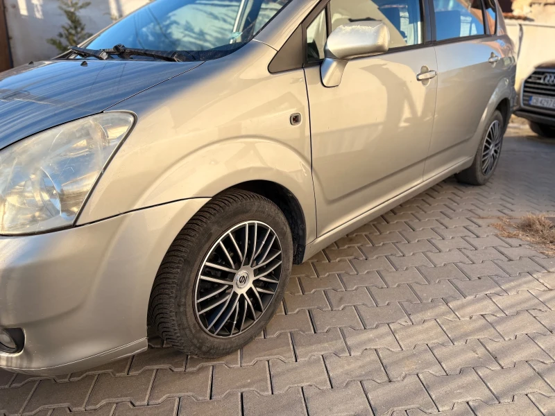 Toyota Corolla verso 1.6 VVTi, снимка 4 - Автомобили и джипове - 53526286