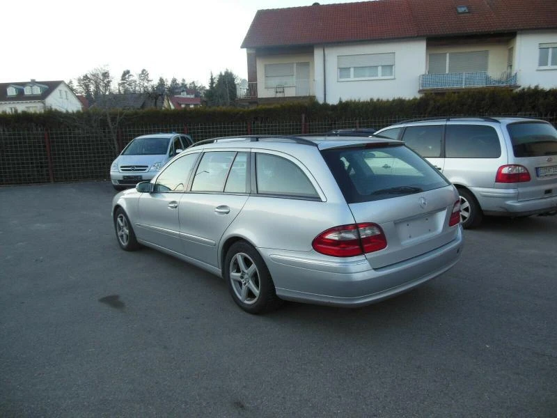 Mercedes-Benz E 270 cdi, снимка 2 - Автомобили и джипове - 20136391