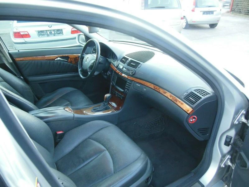 Mercedes-Benz E 270 cdi, снимка 4 - Автомобили и джипове - 20136391