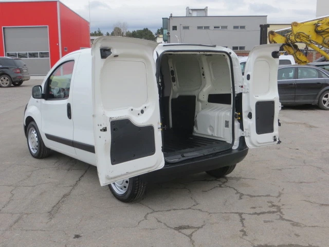 Peugeot Bipper 1,3 Multijet, снимка 12 - Автомобили и джипове - 39914368