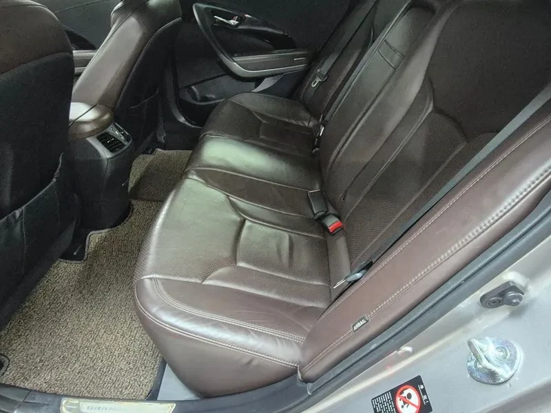 Hyundai Grandeur 2.4, снимка 17 - Автомобили и джипове - 54626107