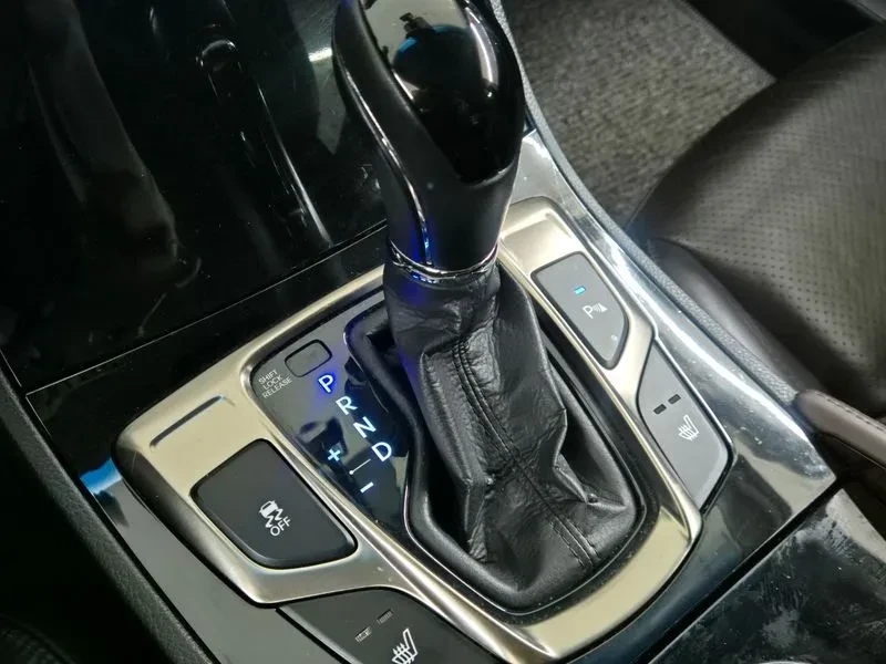 Hyundai Grandeur 2.4, снимка 13 - Автомобили и джипове - 54626107