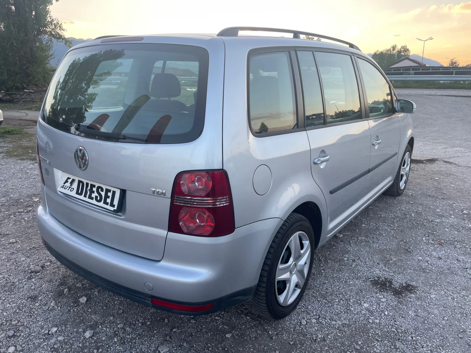 VW Touran 1.9TDI-ITALIA - изображение 7