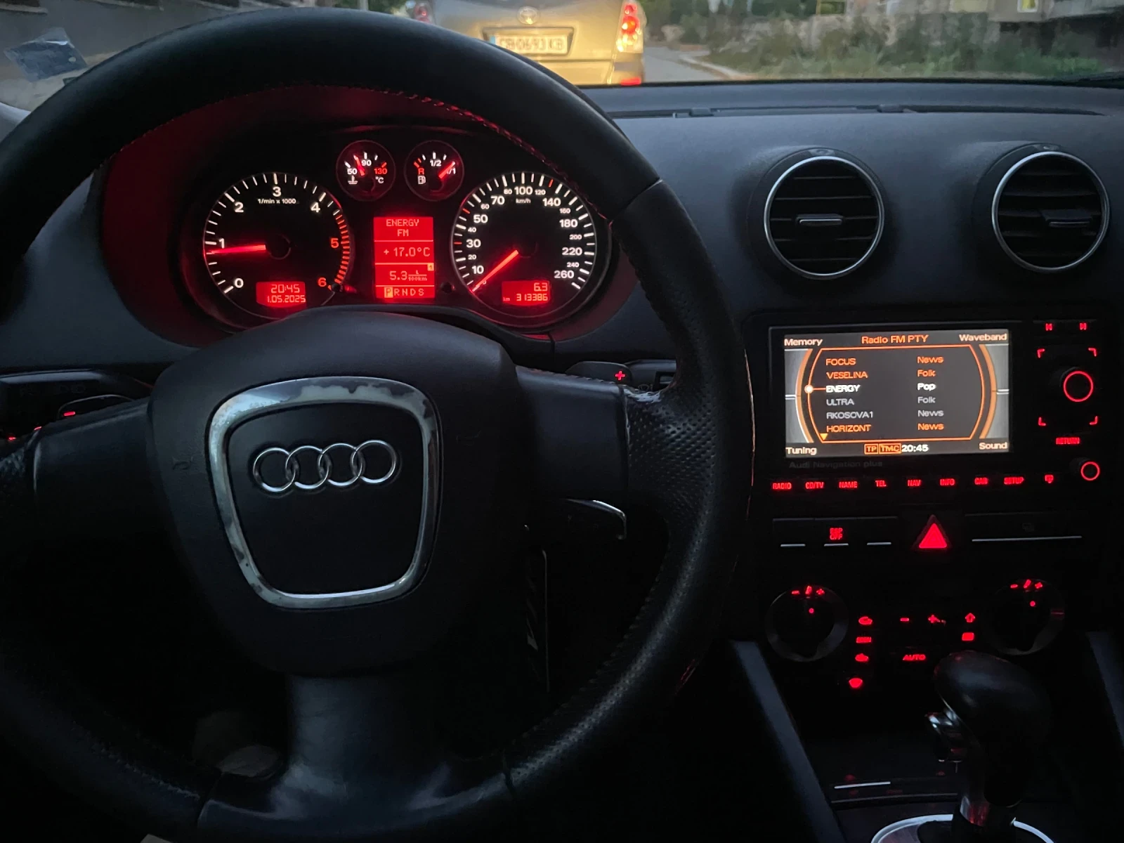 Audi A3 2.0TDI Автоматик - изображение 10
