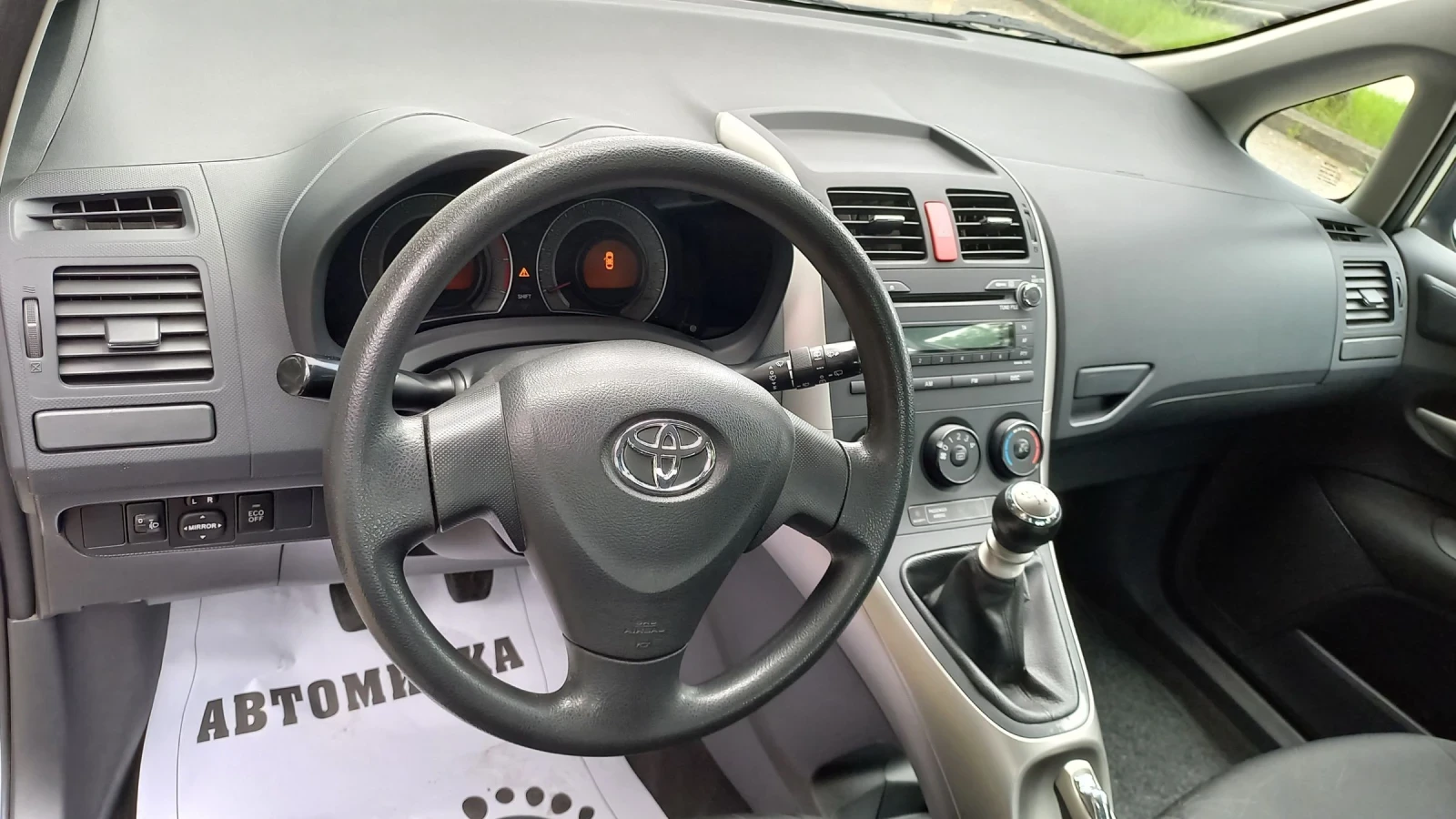 Toyota Auris 1, 33vvti 100к.с 6ск. - изображение 10