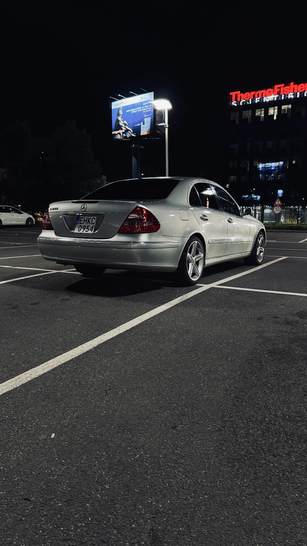 Mercedes-Benz E 320  - изображение 2