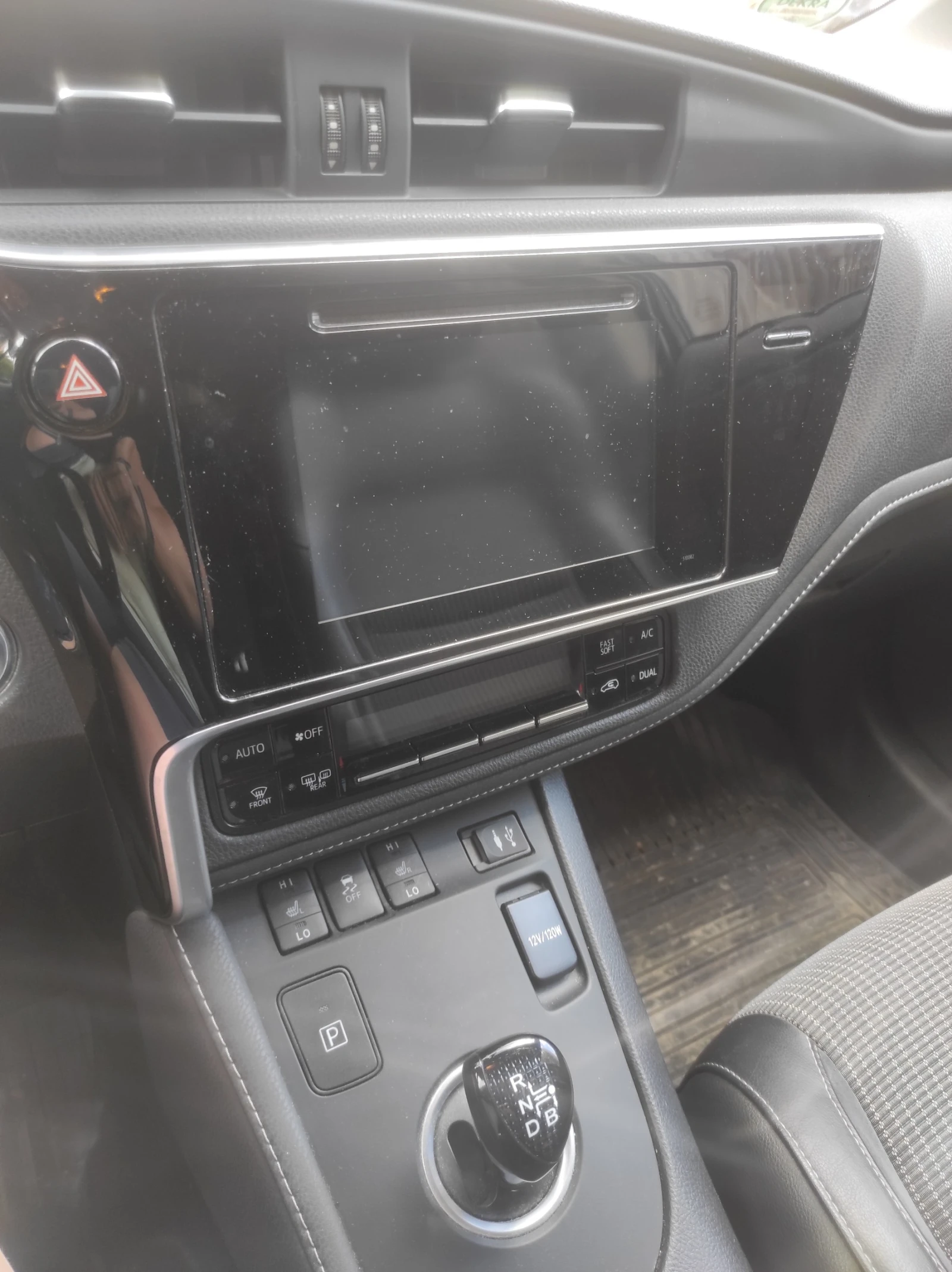 Toyota Auris  - изображение 4