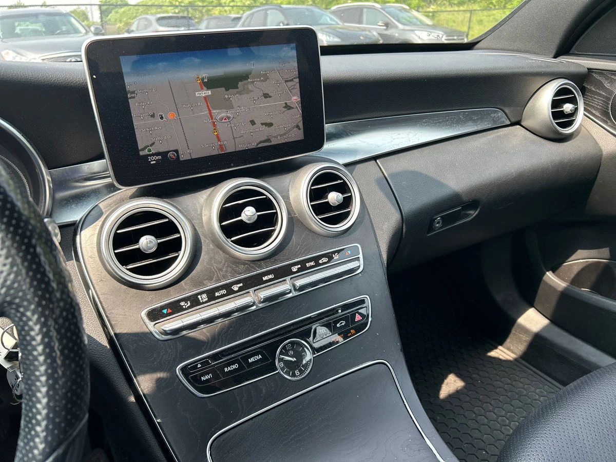 Mercedes-Benz C 300 AMG* 4-MATIC* LED - изображение 10