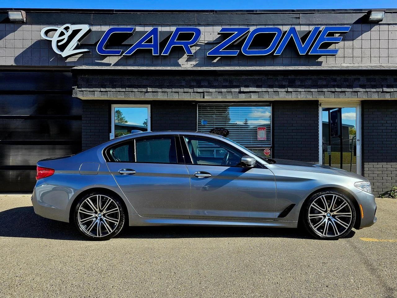 BMW 540 xDrive * Пълна сервизна история*  - изображение 4