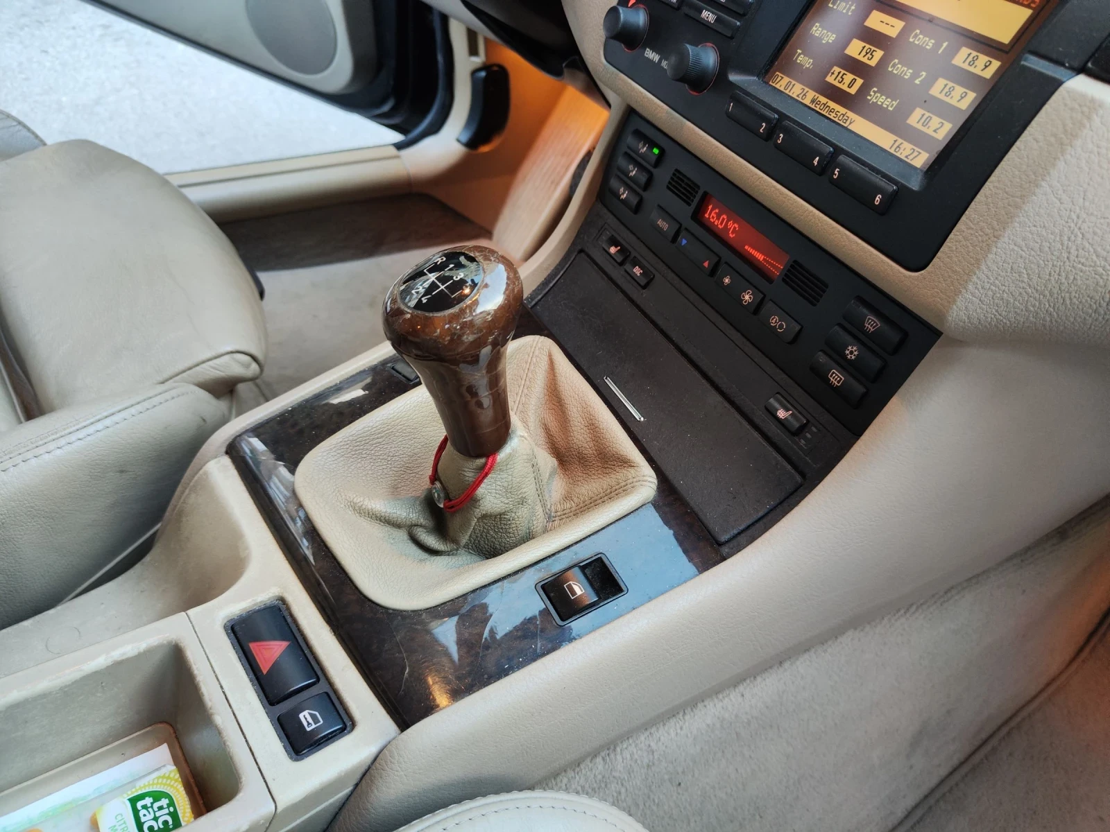 BMW 320 320i - изображение 7