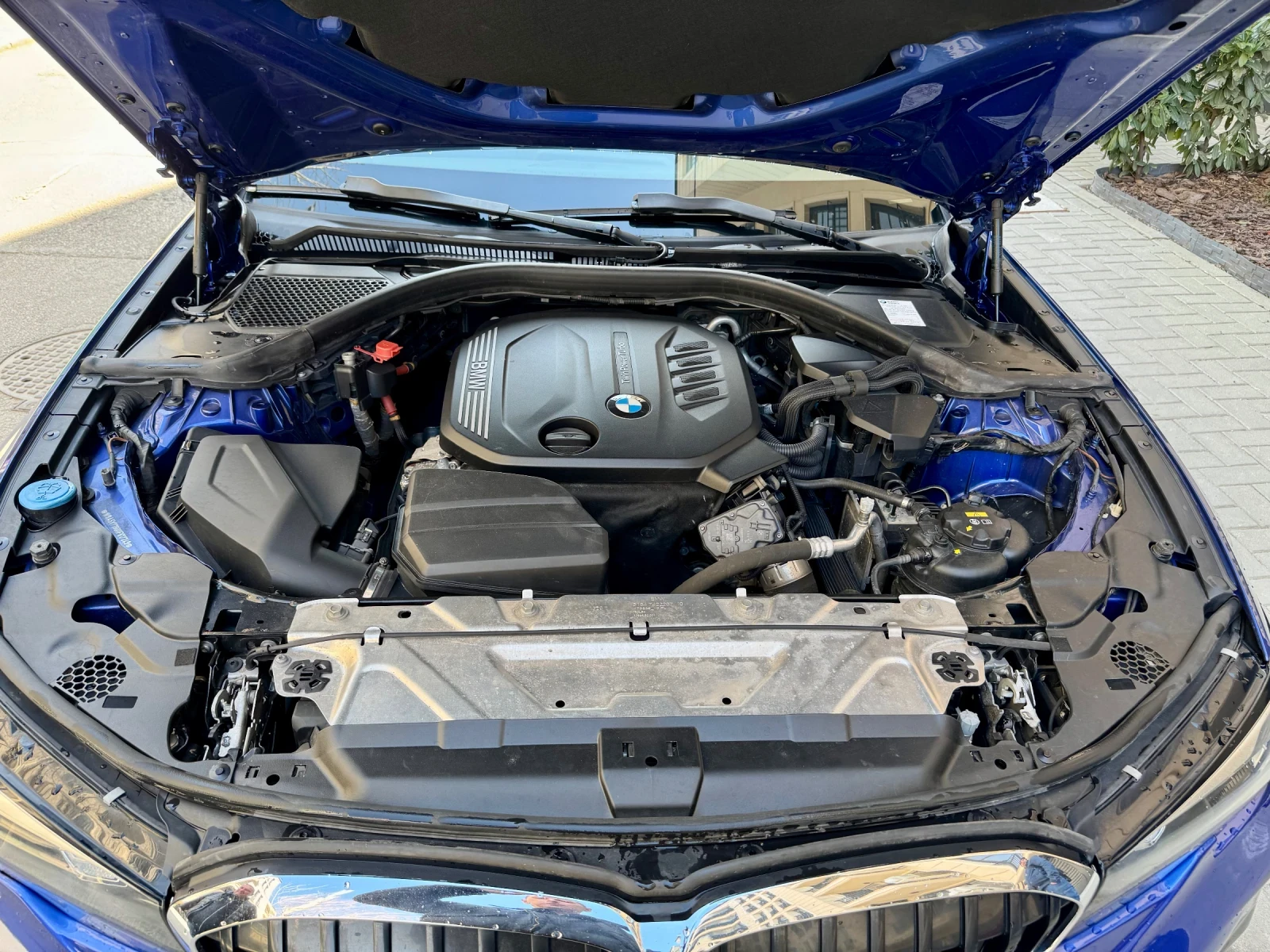 BMW 320 320d xDrive, снимка 12 - Автомобили и джипове - 53799646