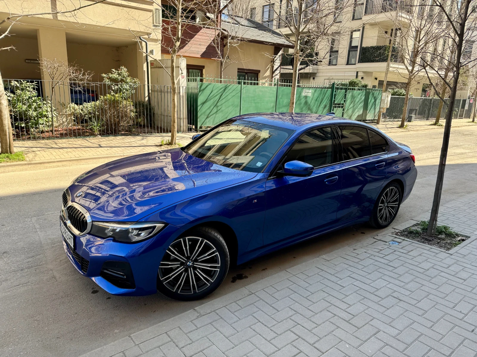 BMW 320 320d xDrive, снимка 16 - Автомобили и джипове - 53799646