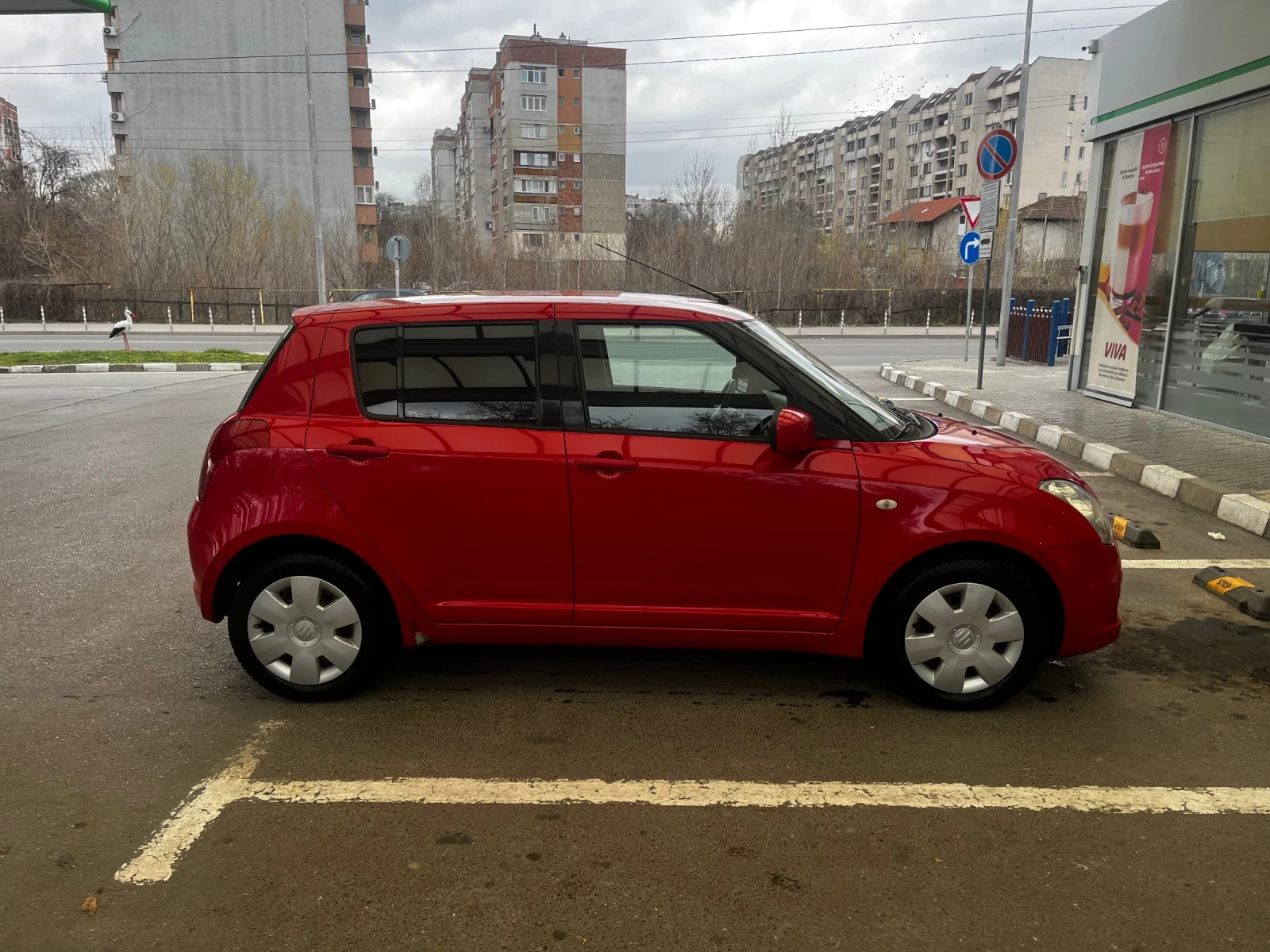 Suzuki Swift 1.3 16 V Бензин, снимка 6 - Автомобили и джипове - 53911643