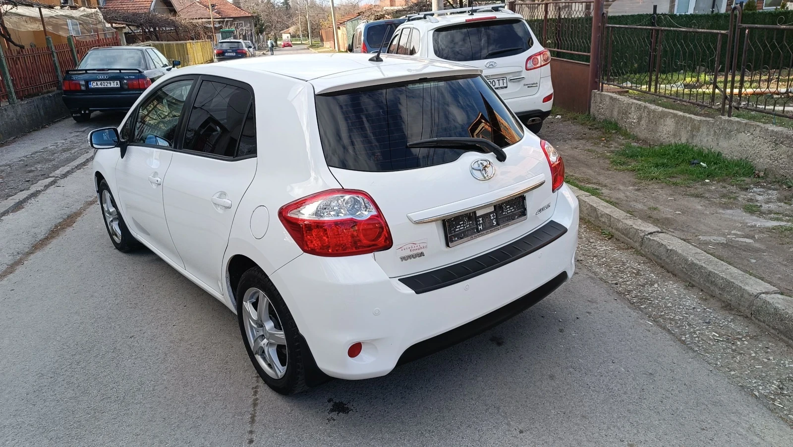 Toyota Auris 1.6-132к.с. в топ състояние , снимка 2 - Автомобили и джипове - 53977787