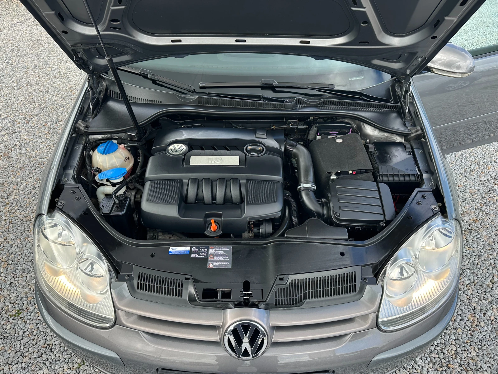 VW Golf 1.6i-NAVI* ЗАВОДСКА ГАЗ, снимка 17 - Автомобили и джипове - 54079229