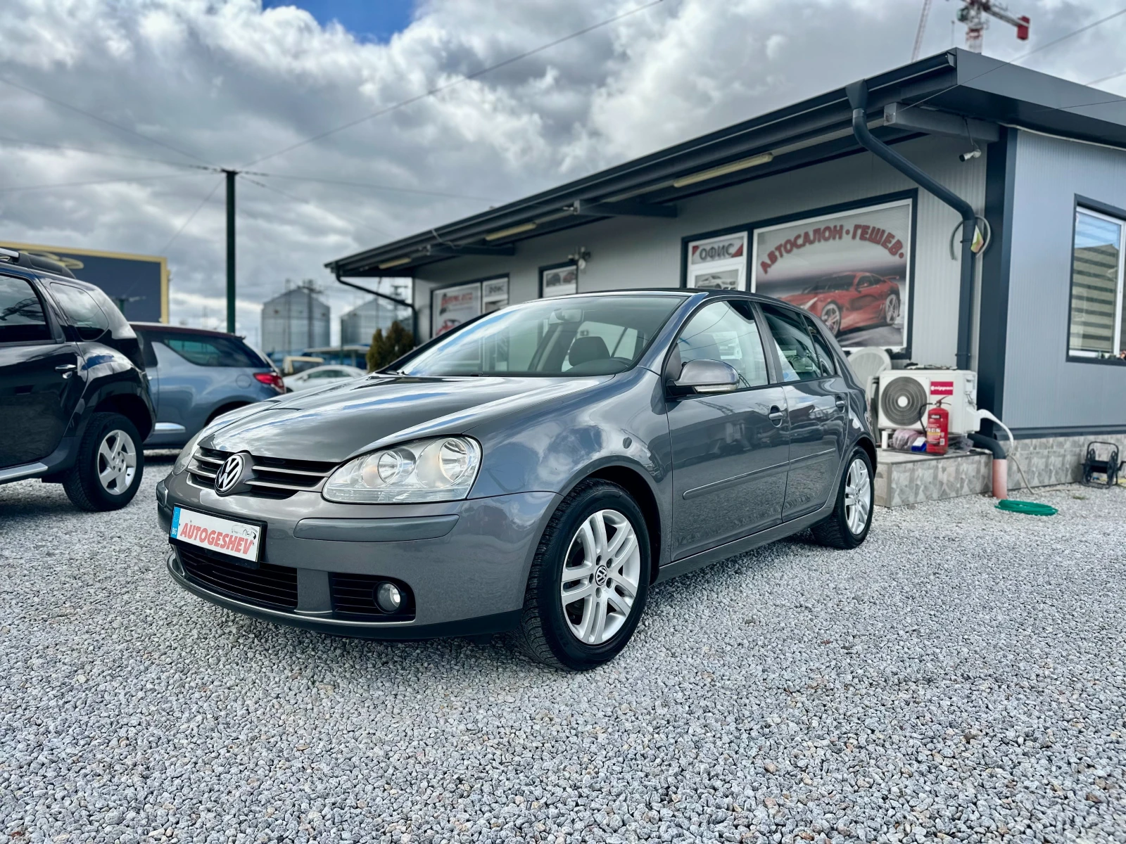VW Golf 1.6i-NAVI* ЗАВОДСКА ГАЗ, снимка 2 - Автомобили и джипове - 54079229