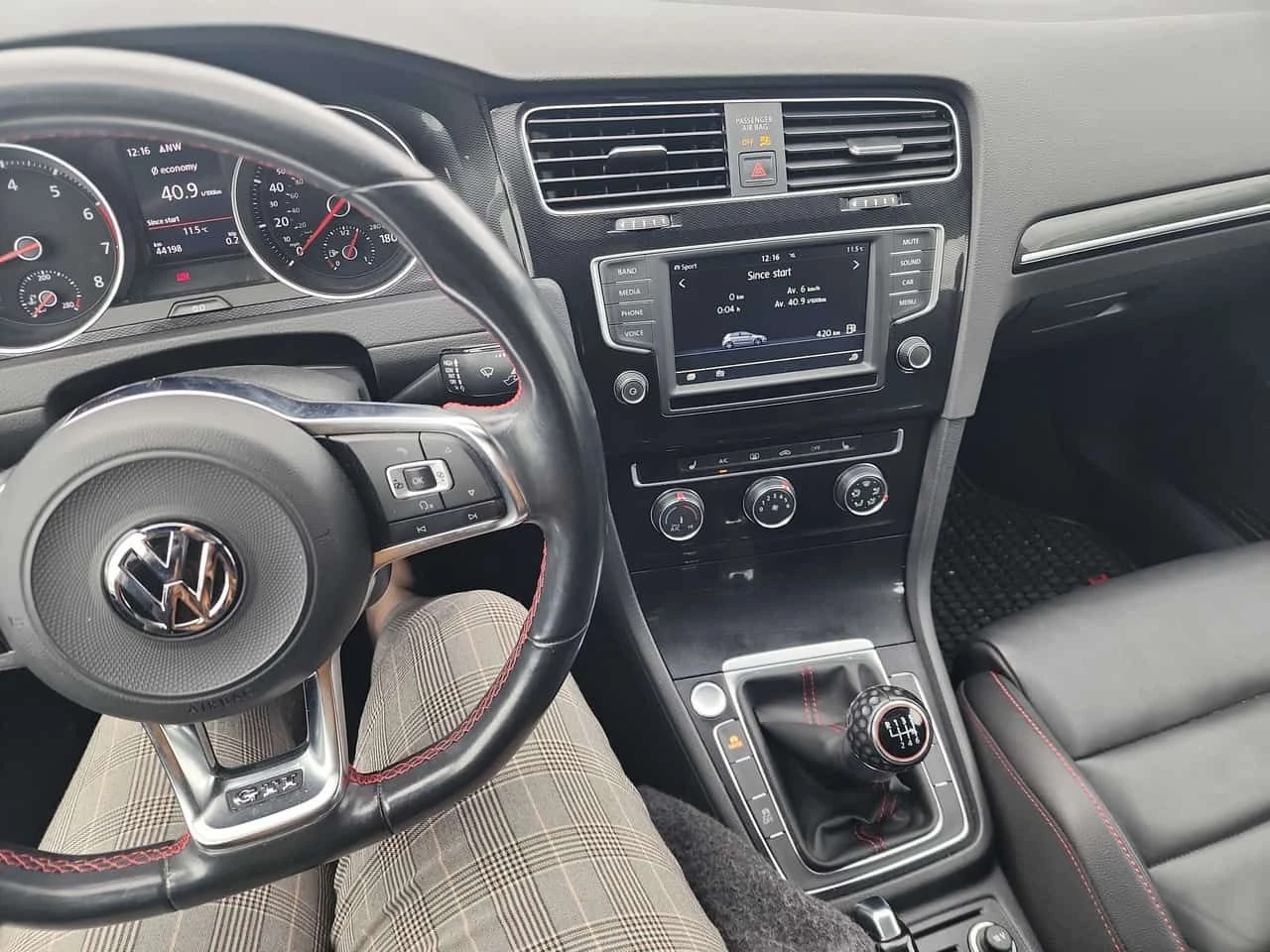 VW Golf * Performance * CARFAX * РЪЧКА * ДВА КЛЮЧА, снимка 8 - Автомобили и джипове - 54110461