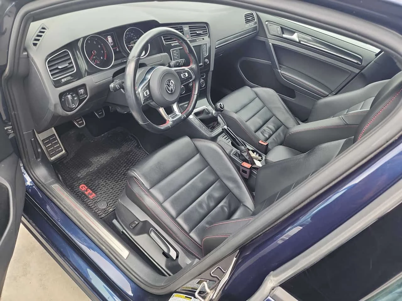 VW Golf * Performance * CARFAX * РЪЧКА * ДВА КЛЮЧА, снимка 5 - Автомобили и джипове - 54110461