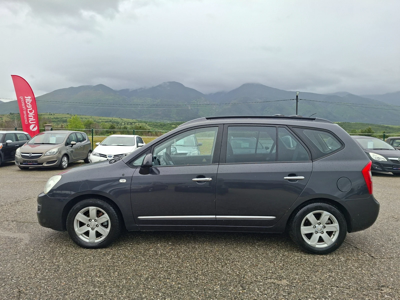 Kia Carens 2, 0 crd , снимка 8 - Автомобили и джипове - 54580023
