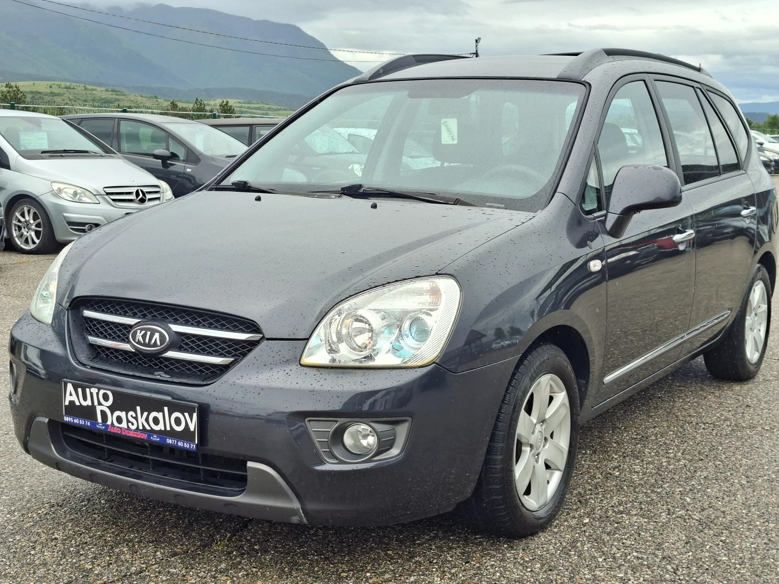 Kia Carens 2, 0 crd , снимка 9 - Автомобили и джипове - 54580023
