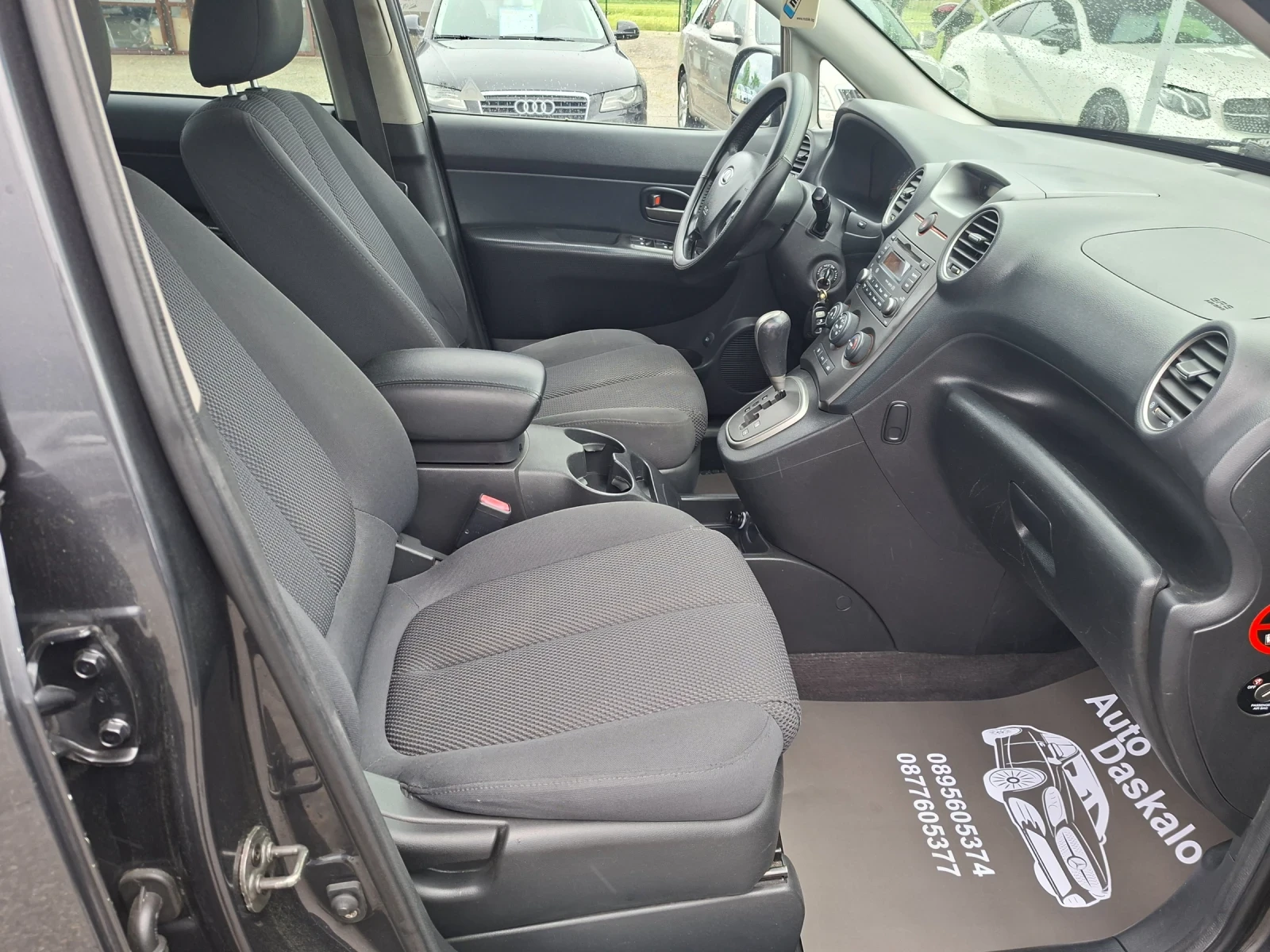 Kia Carens 2, 0 crd , снимка 17 - Автомобили и джипове - 54580023