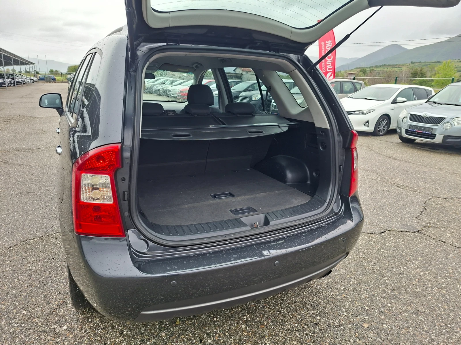 Kia Carens 2, 0 crd , снимка 15 - Автомобили и джипове - 54580023