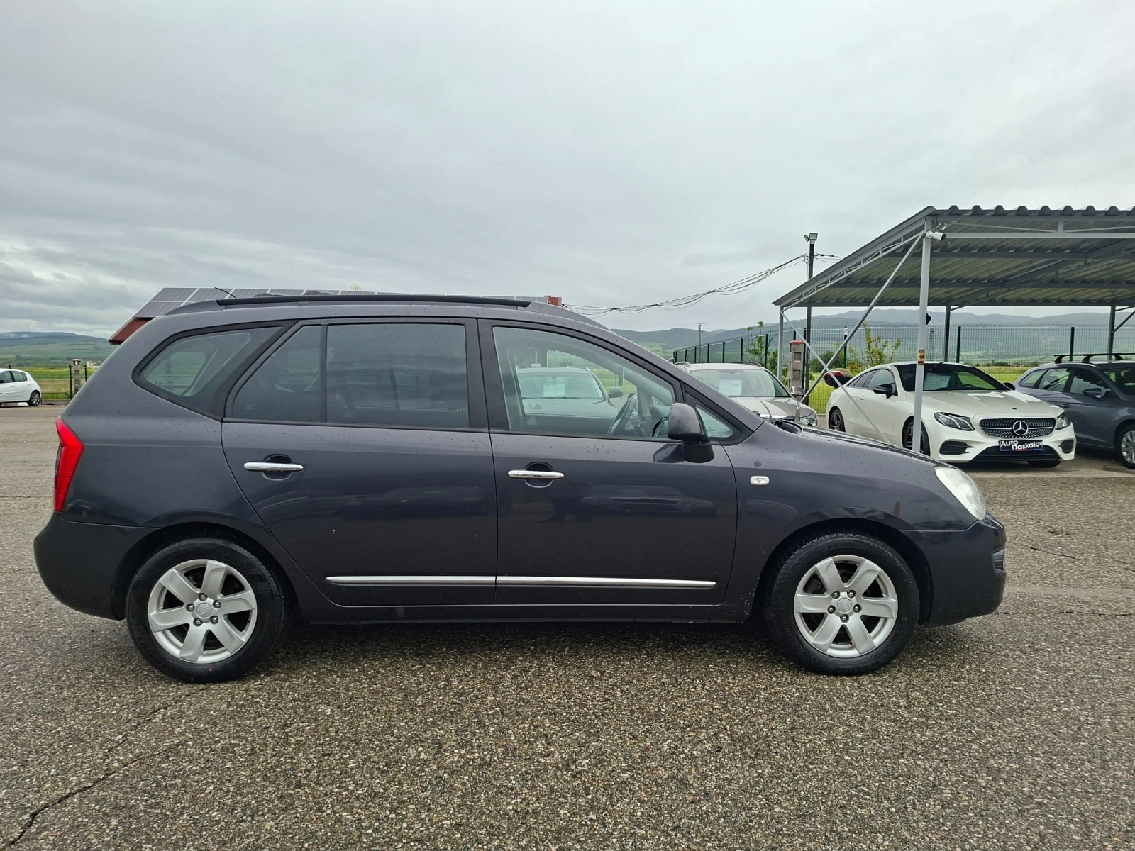 Kia Carens 2, 0 crd , снимка 4 - Автомобили и джипове - 54580023