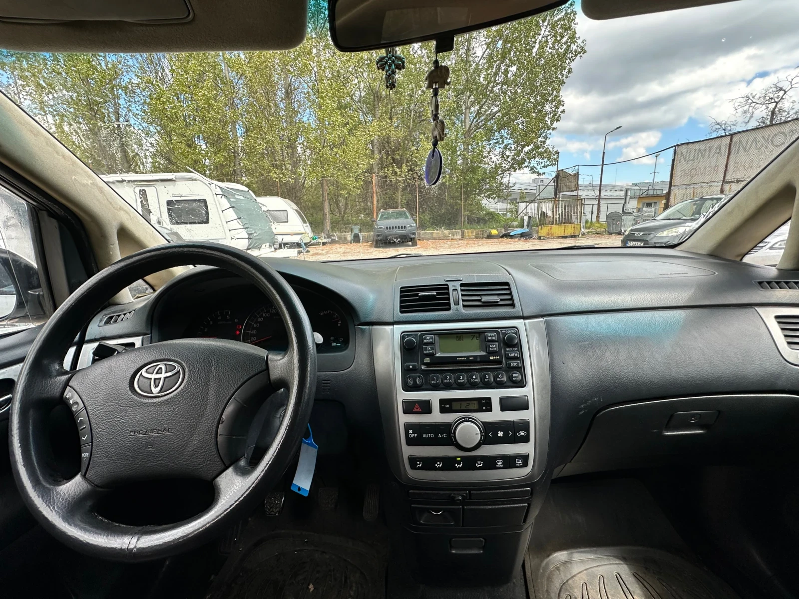 Toyota Avensis verso, снимка 13 - Автомобили и джипове - 54875290