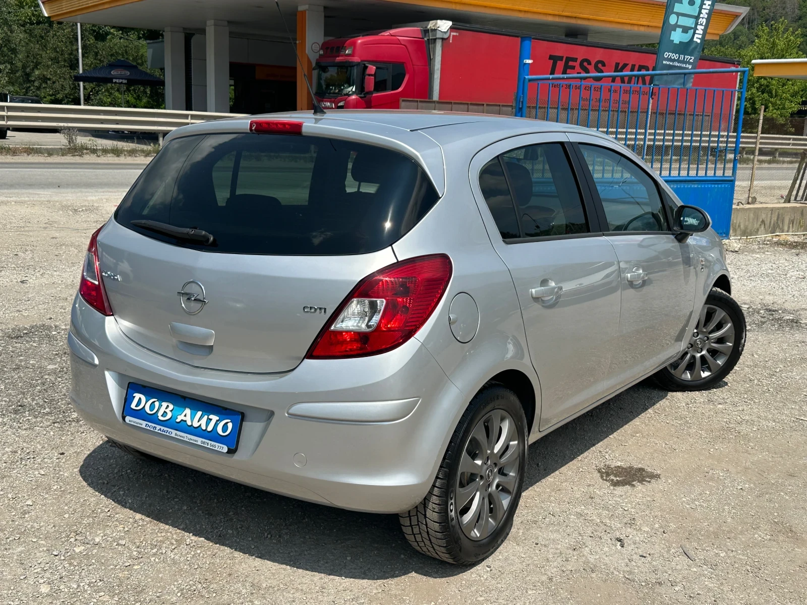 Opel Corsa 1.3CDTI-95к.с-COSMO, снимка 6 - Автомобили и джипове - 55011684