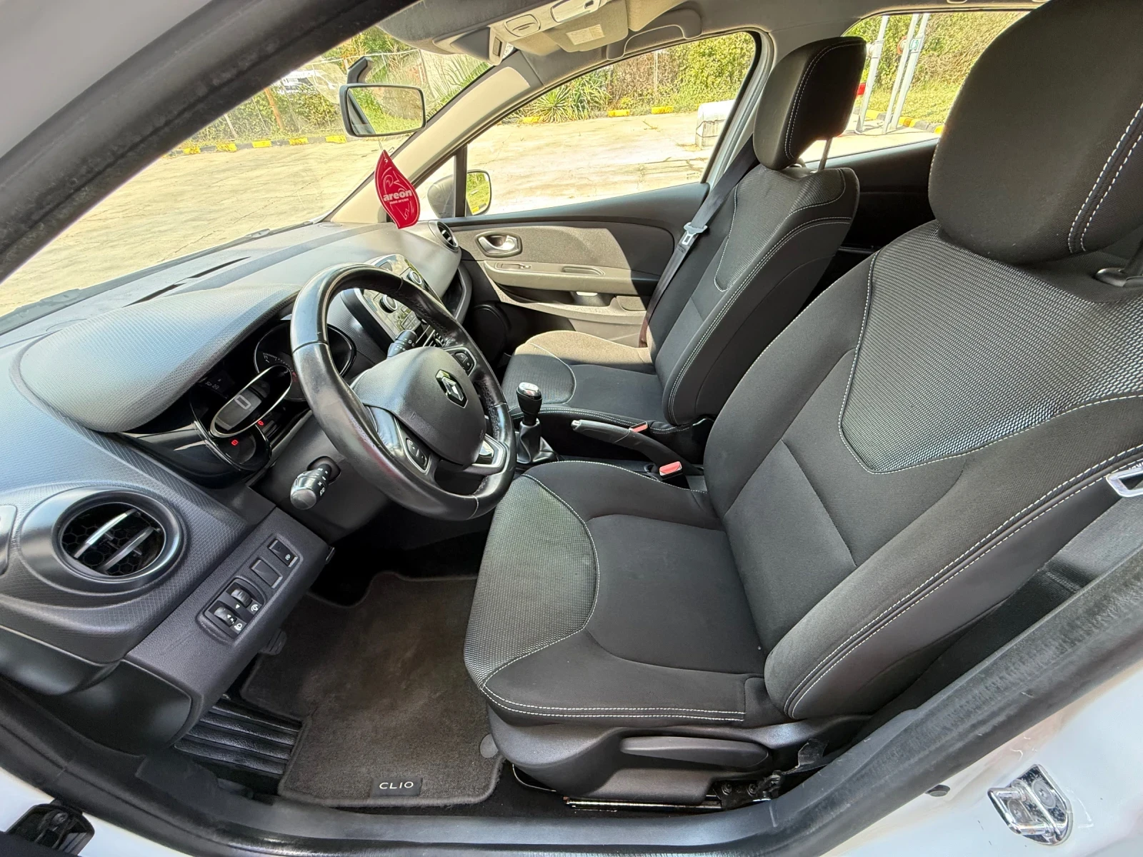 Renault Clio * 1.5 * 115 000KM * COC * KTEO, снимка 9 - Автомобили и джипове - 55141934