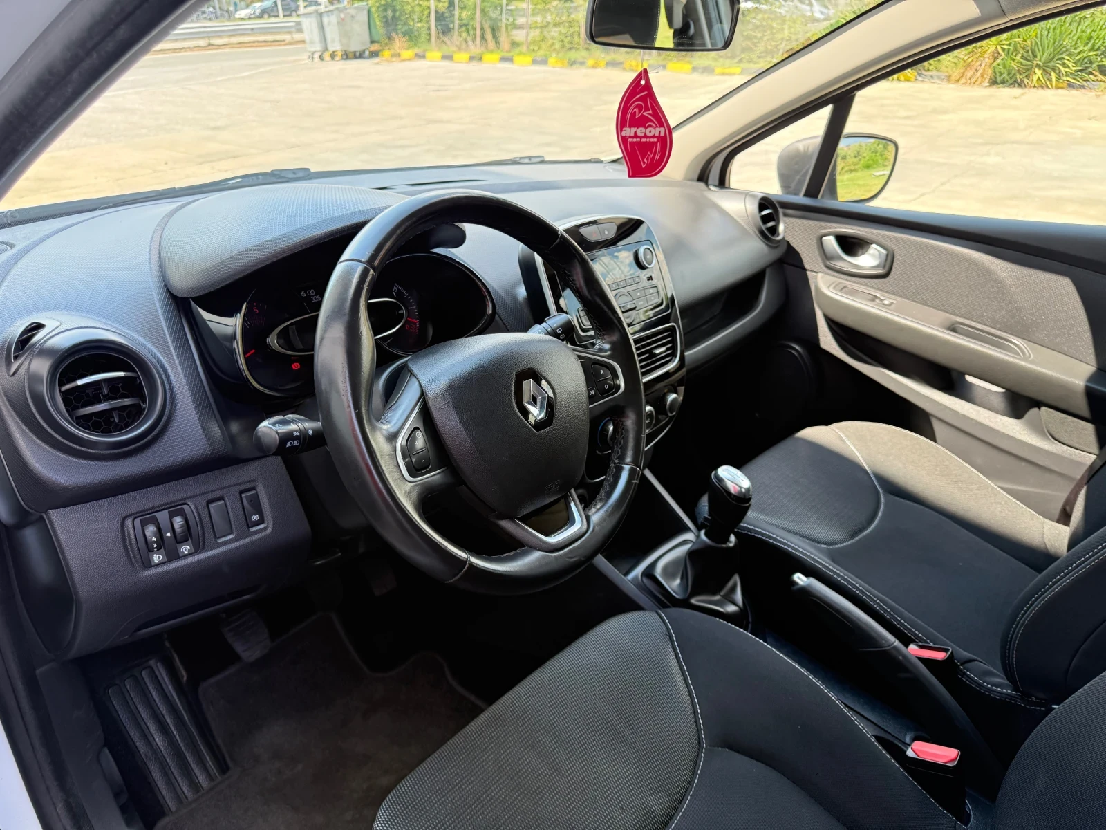 Renault Clio * 1.5 * 115 000KM * COC * KTEO, снимка 8 - Автомобили и джипове - 55141934