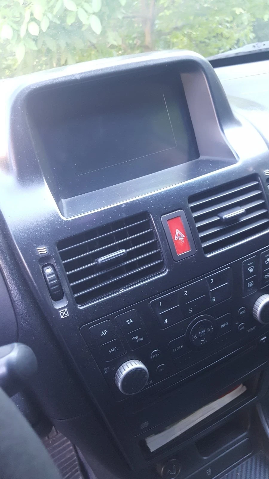 Nissan Almera, снимка 6 - Автомобили и джипове - 55104943