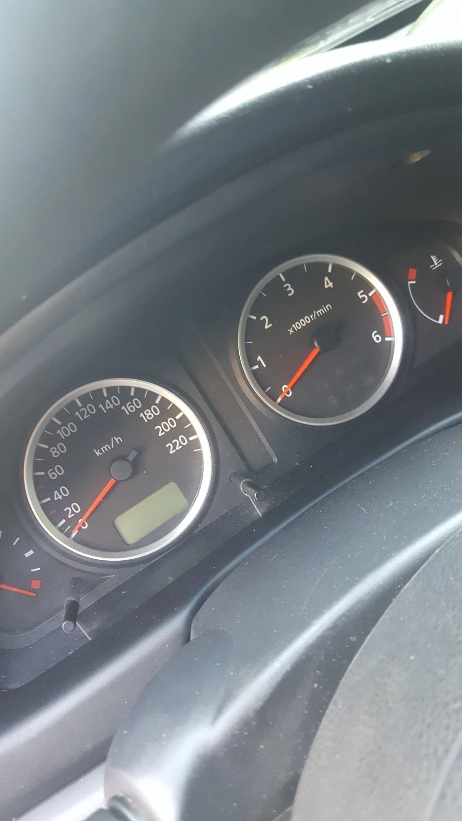 Nissan Almera, снимка 5 - Автомобили и джипове - 55104943