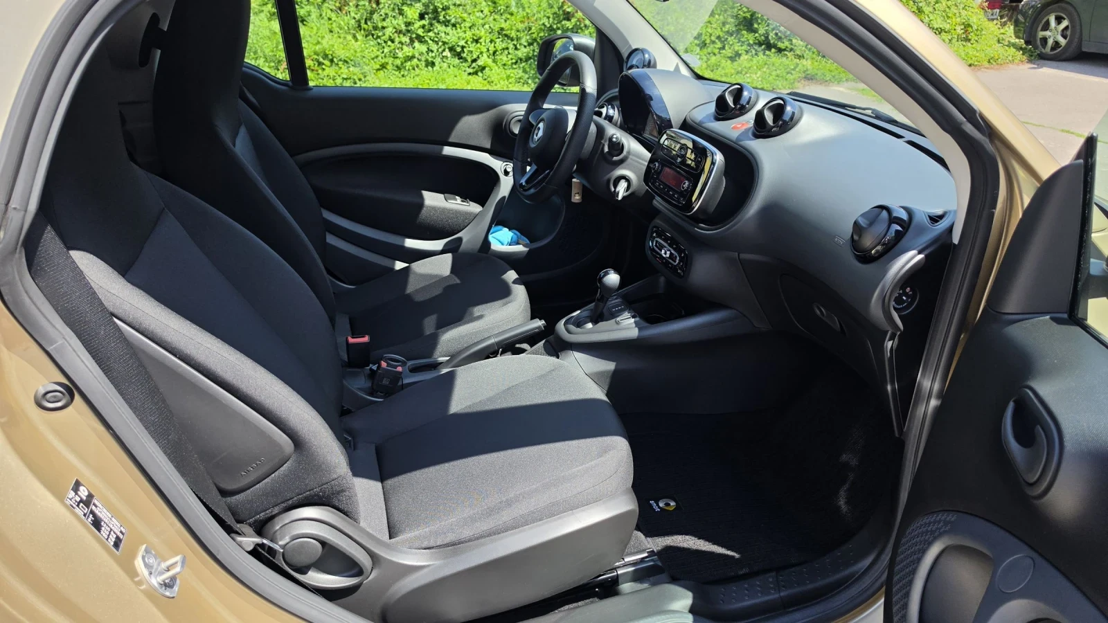 Smart Fortwo Нов Автомобил 3618км. Гаранция , снимка 15 - Автомобили и джипове - 55306440