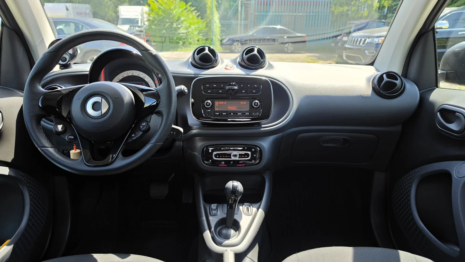 Smart Fortwo Нов Автомобил 3618км. Гаранция , снимка 12 - Автомобили и джипове - 55306440