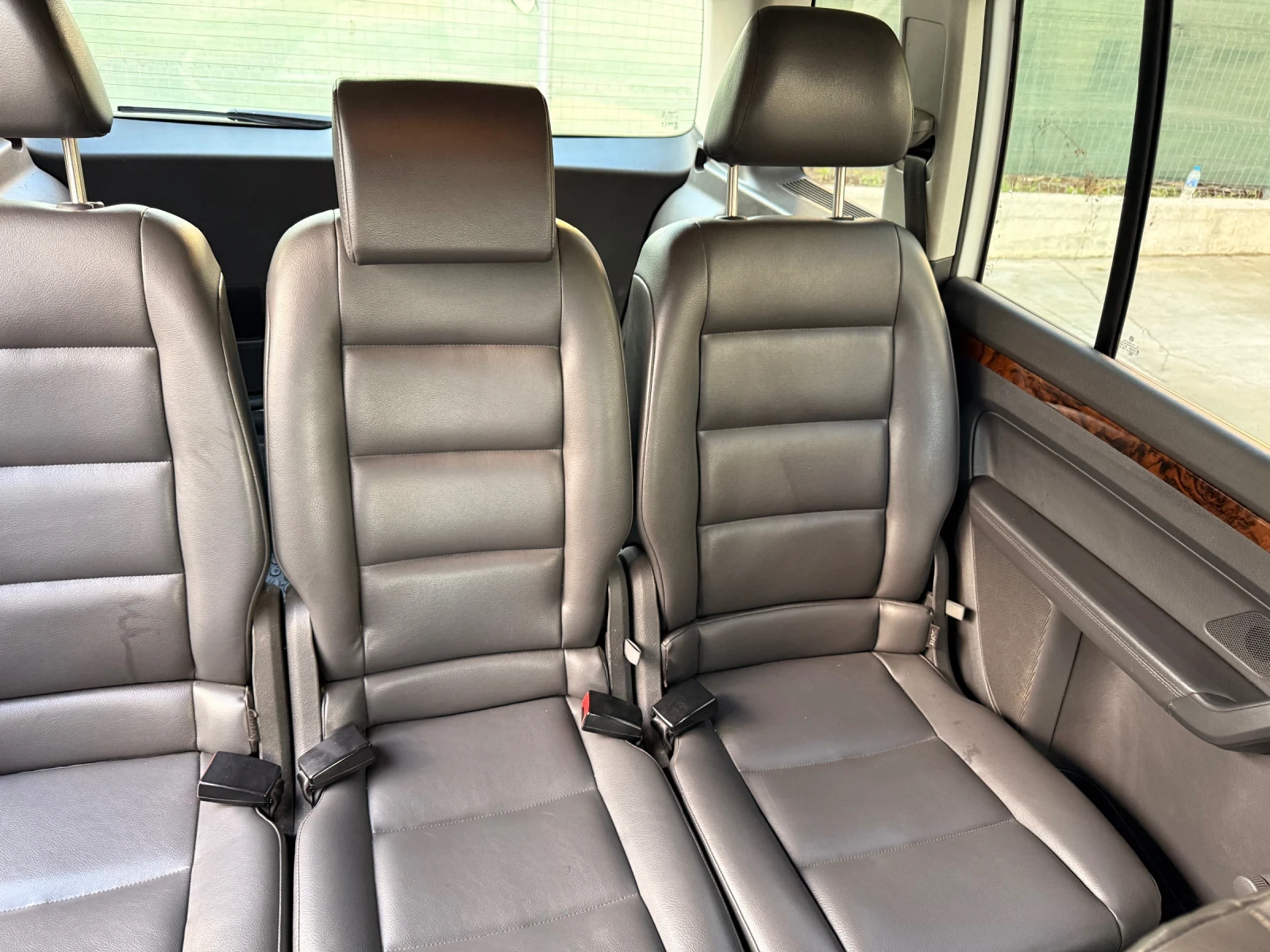 VW Touran, снимка 9 - Автомобили и джипове - 55408660