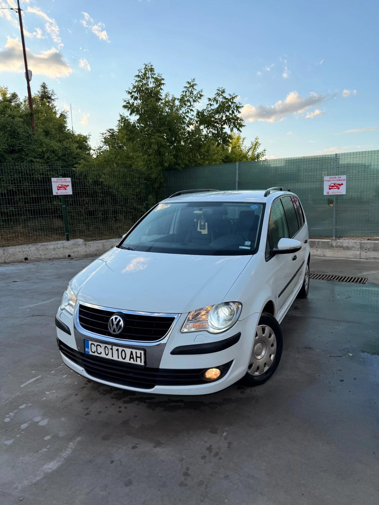 VW Touran, снимка 2 - Автомобили и джипове - 55408660