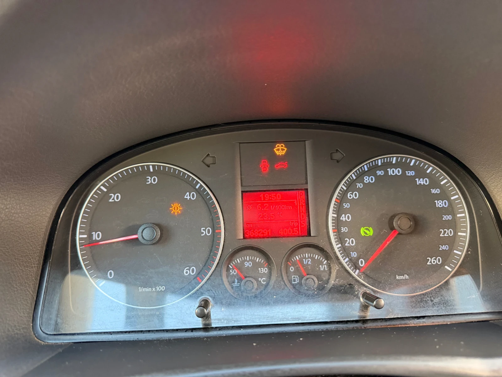VW Touran, снимка 7 - Автомобили и джипове - 55408660