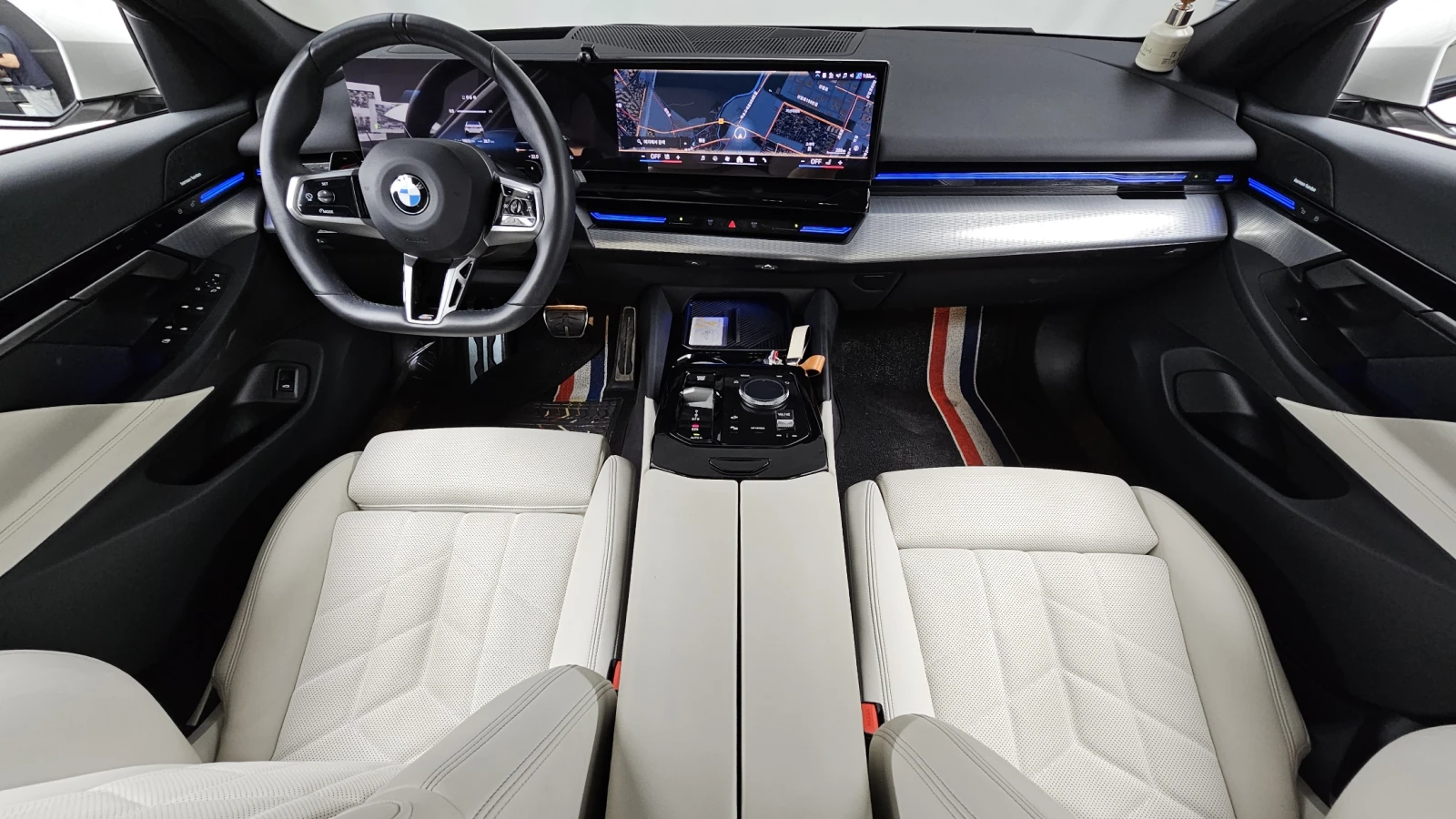 BMW 520 HUD* ЕЛ. БАГАЖНИК* 360* BLIND SPOT* КРАЙНА ЦЕНА, снимка 7 - Автомобили и джипове - 55435432