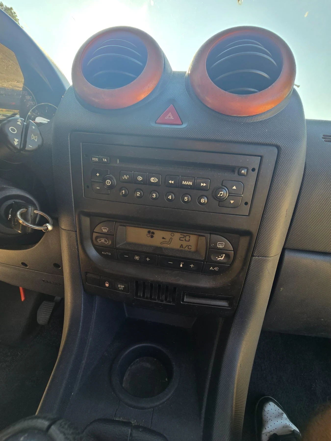 Peugeot 1007, снимка 11 - Автомобили и джипове - 55632501