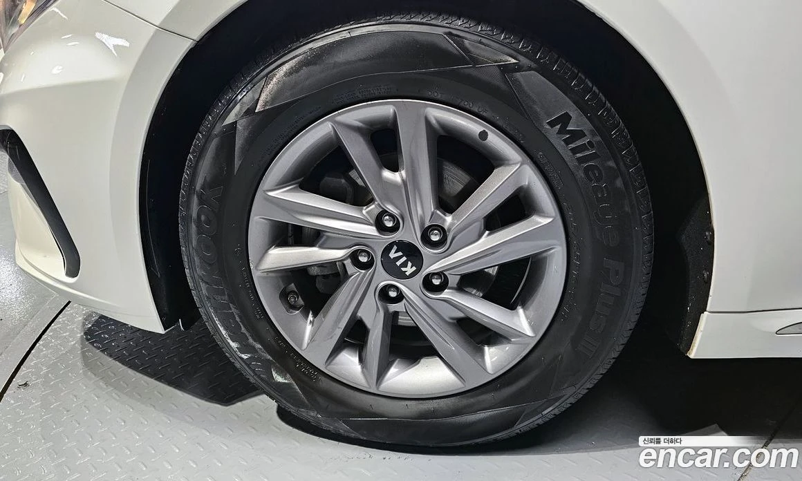 Kia K5 2.0 Luxury, снимка 5 - Автомобили и джипове - 55669049