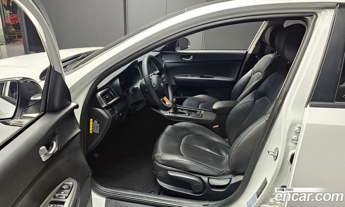 Kia K5 2.0 Luxury, снимка 10 - Автомобили и джипове - 55669049