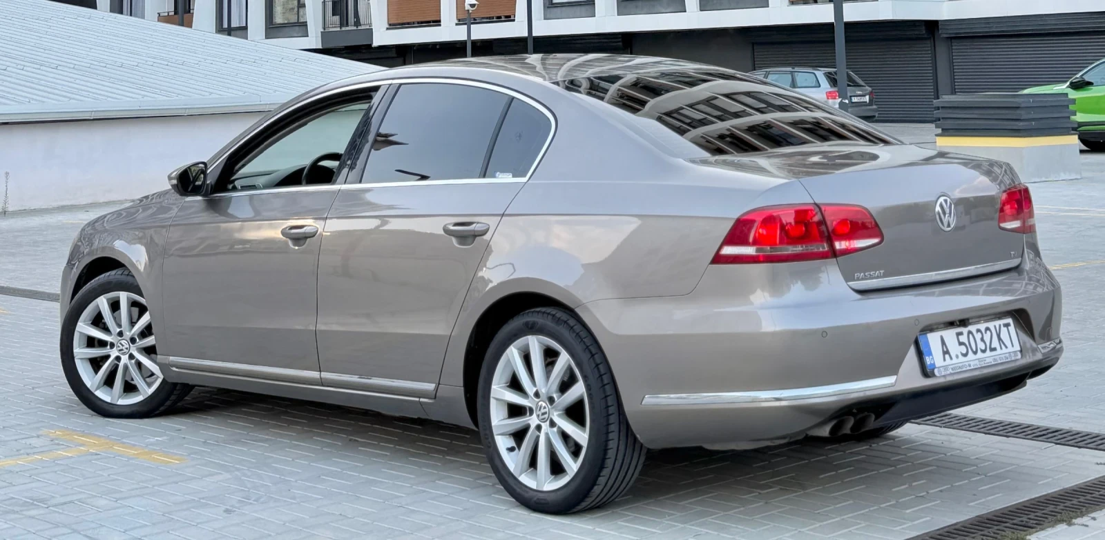 VW Passat 1.8 TFSl DSG 2012г, снимка 4 - Автомобили и джипове - 55955081