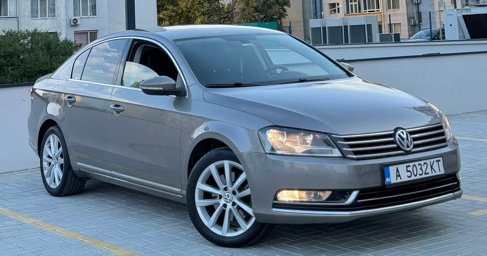 VW Passat 1.8 TFSl DSG 2012г, снимка 2 - Автомобили и джипове - 55955081