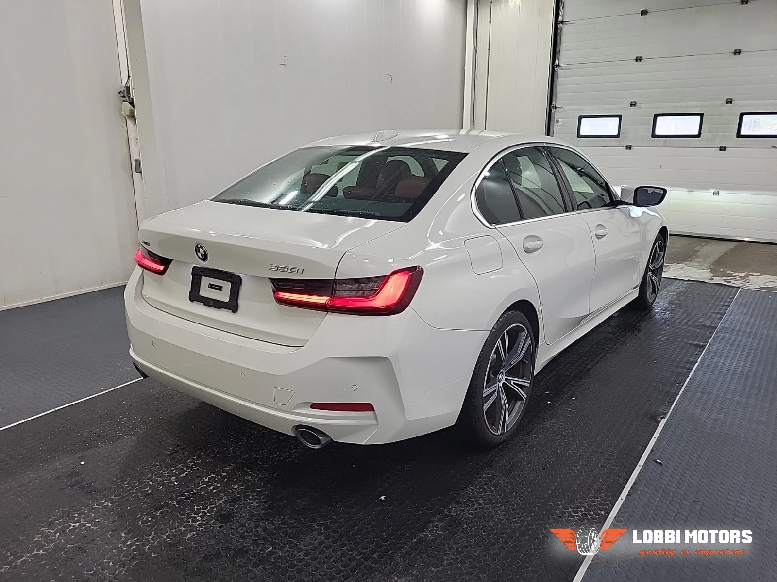 BMW 330, снимка 3 - Автомобили и джипове - 56069474