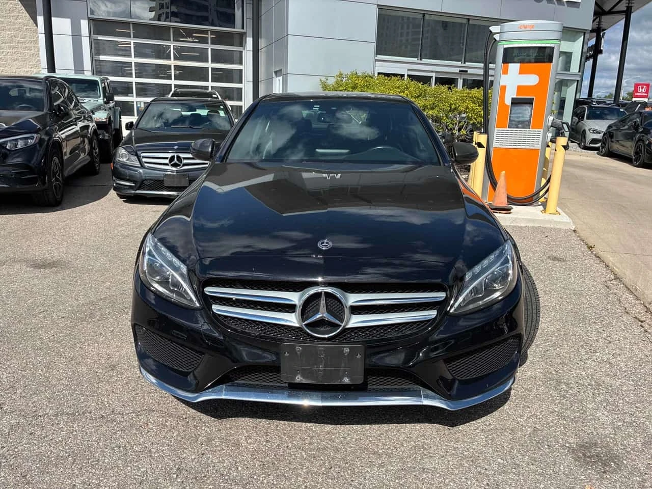 Mercedes-Benz C 300 * CARFAX * БЕЗ ПЪРВОНАЧАЛНА ВНОСКА, снимка 6 - Автомобили и джипове - 56207796