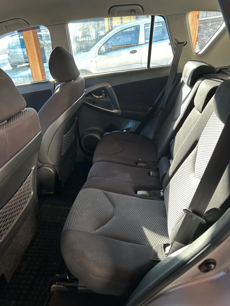 Toyota Rav4 2.2 , снимка 9 - Автомобили и джипове - 47973407