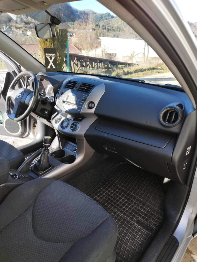 Toyota Rav4 2.2 , снимка 4 - Автомобили и джипове - 47973407